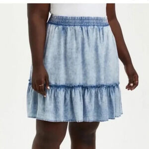 Torrid size 0 chambray denim skirt with pockets